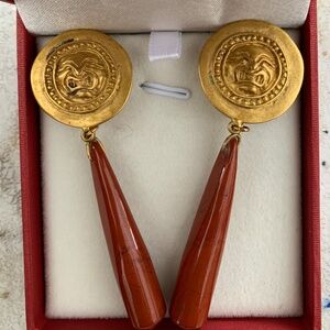 LA Cano gold tone metal and carnelian earrings